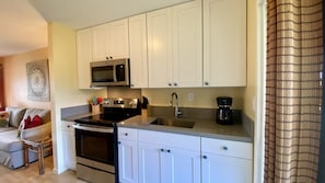 Remodeled Full Kitchen for Dining In