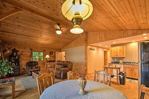 Dining Area | Dishware/Flatware Provided