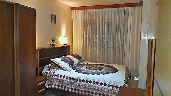 Bedroom with Queen-Size Bed