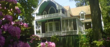 Large 1875 Victorian, Shelter Island Heights (in town location, steps to beach)