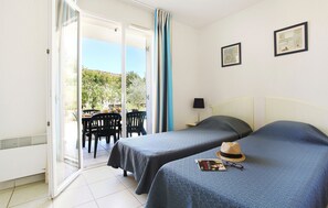 Drift to sleep in the bedroom with either a Double bed or 2 Single beds - let us know what you prefer!