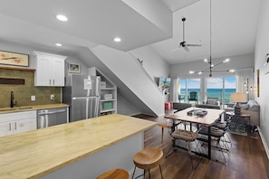 Crystal Sands 308B Kitchen