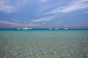 Beach, 5 minutes walking