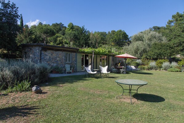 Garden area dedicated to Dolinetta guests