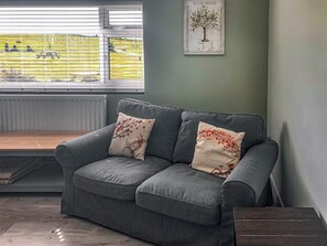 Relaxing and peaceful living room | Maes y Mor, Criccieth, near Porthmadog