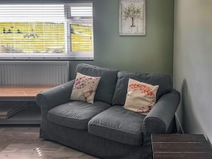 Relaxing and peaceful living room | Maes y Mor, Criccieth, near Porthmadog
