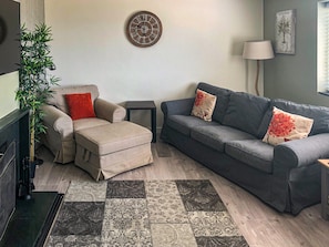Comfortable living room | Maes y Mor, Criccieth, near Porthmadog