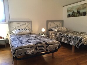 Holiday rental FONTVIEILLE house for rent 4 bedrooms