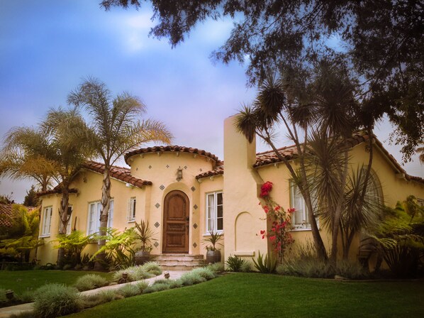 The perfect getaway.  1920's character with modern amenities.  Welcome!