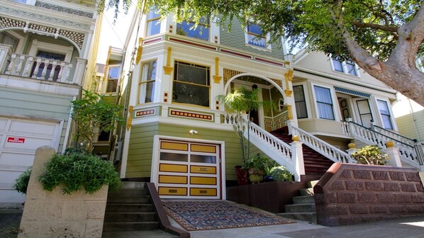 1892 Victorian remodeled in 2004