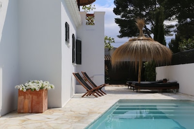 Hermosa villa con piscina privada  a 0,5 Km de la playa y muy cerca de Pollença