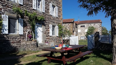 3 ears cottage in Auvergne for nature lovers on the passage of the Tour de France