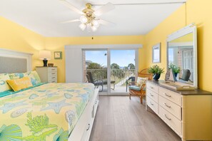 New KING in Primary Suite with STUNNING DIRECT OCEAN VIEWS!!
