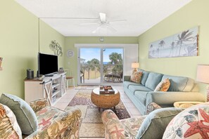 A rare "DIRECT" oceanview!!! New living room furniture!
