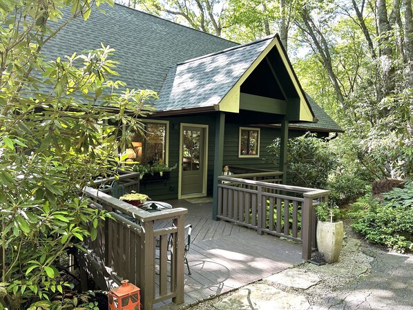 Welcome to PineTops where charm abounds