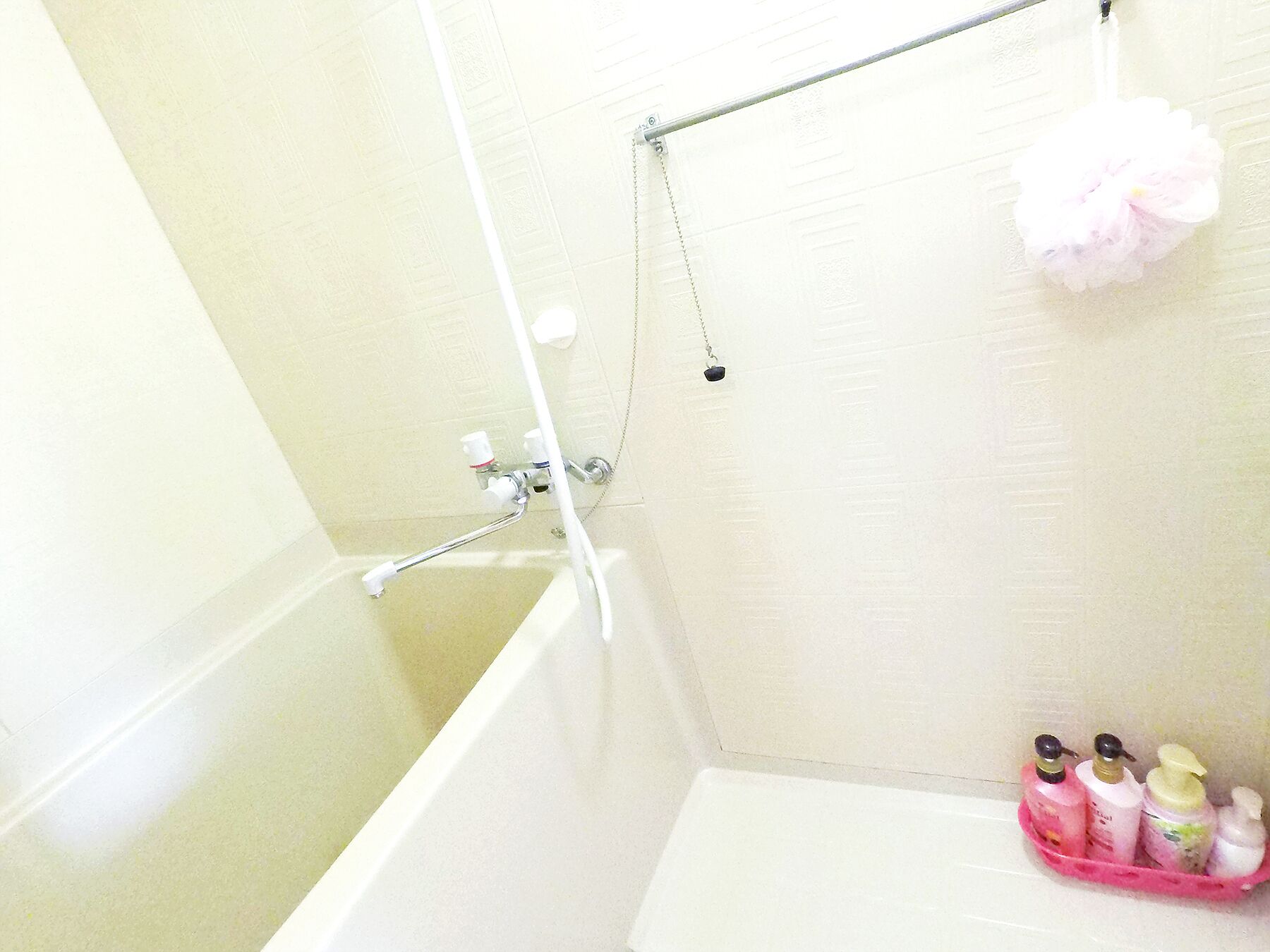 N ° 5 CONDOMINIUM - Second Floor Corner Apartment; 2 BedRoom