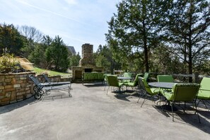 Private Patio w/ plenty of seating, oversized gasgrill, bar area too!  Love it! 