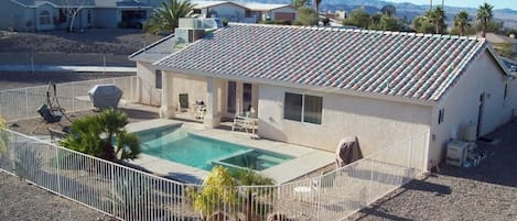 Lake View - Pool / Jacuzzi - Boat Parking