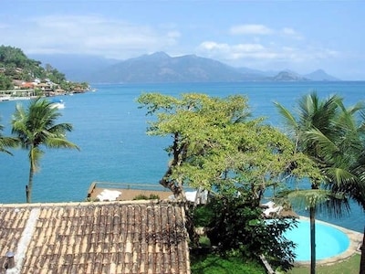 Linda casa 5 suites na beira mar em Portogalo