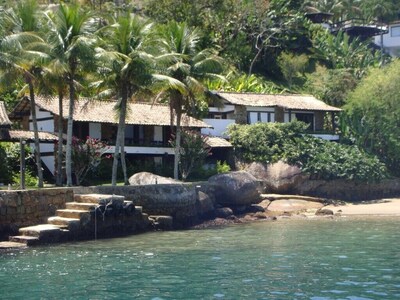 Linda casa 5 suites na beira mar em Portogalo