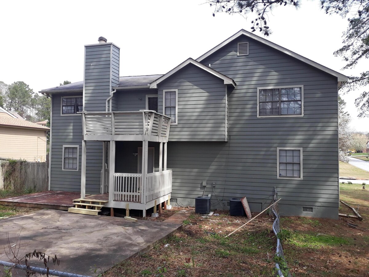 4 Bed/3 Bath Decatur, GA Family Friendly Near I-20 & I-285