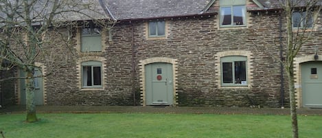 Front of Mumpys Cottage
