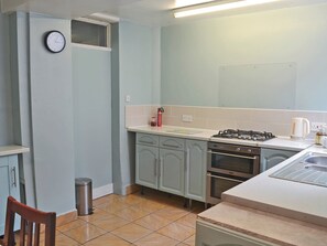 Kitchen/diner | Seagulls, Holyhead