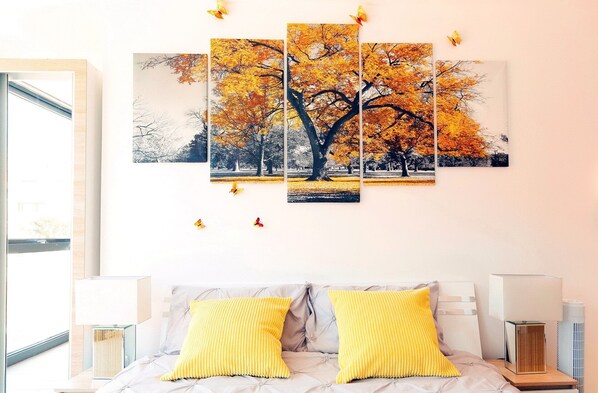 The Master Bedroom "Yellow Room" (ensuite), with 2 EU king size beds ( 160*200)