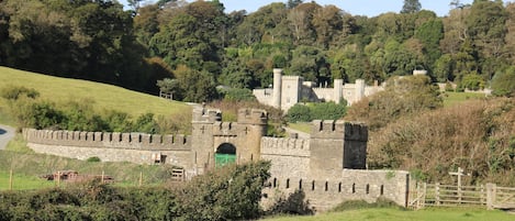 Entrance lodge with Castle behind