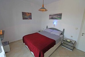 Natasa’s home Agios Ioannis Karousades bedroom 1