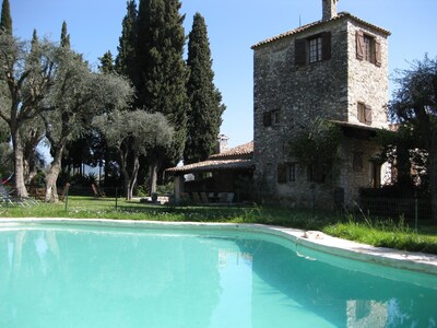 Hermosa villa de piedra casa de campo con vista al mar, piscina climatizada
