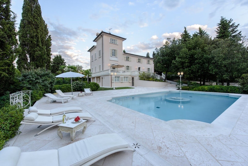 20 Incredible Villas in Tuscany To Rent 5 73c0eb35.f10