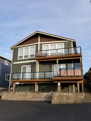 Moonbeams beach home in Road's End, Lincoln City, Oregon!