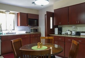 Full equipped kitchen