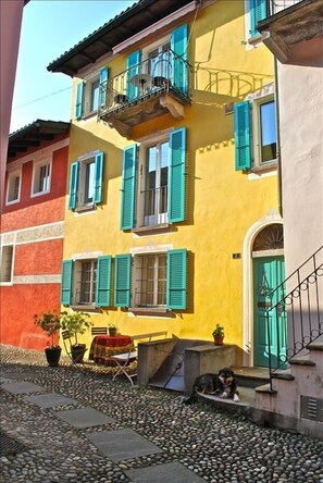 "Casa Barbara" - view from church square