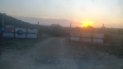 Off grid Glamping cabin.  45 min from north Austin 5 min to Lake Travis