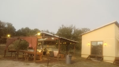 Off grid Glamping cabin.  45 min from north Austin 5 min to Lake Travis