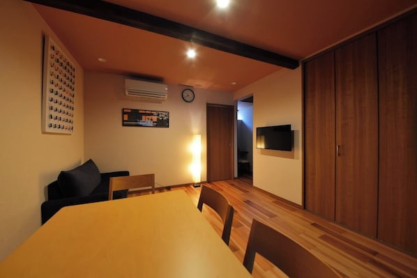 Dining Living room
( Heated Floor)