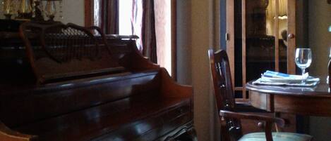 Harlem Renaissance Charm