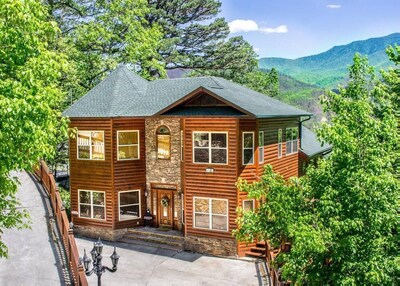 King Of The Mountain Location Amazing View Overlooking Heart Of Gatlinburg Gatlinburg