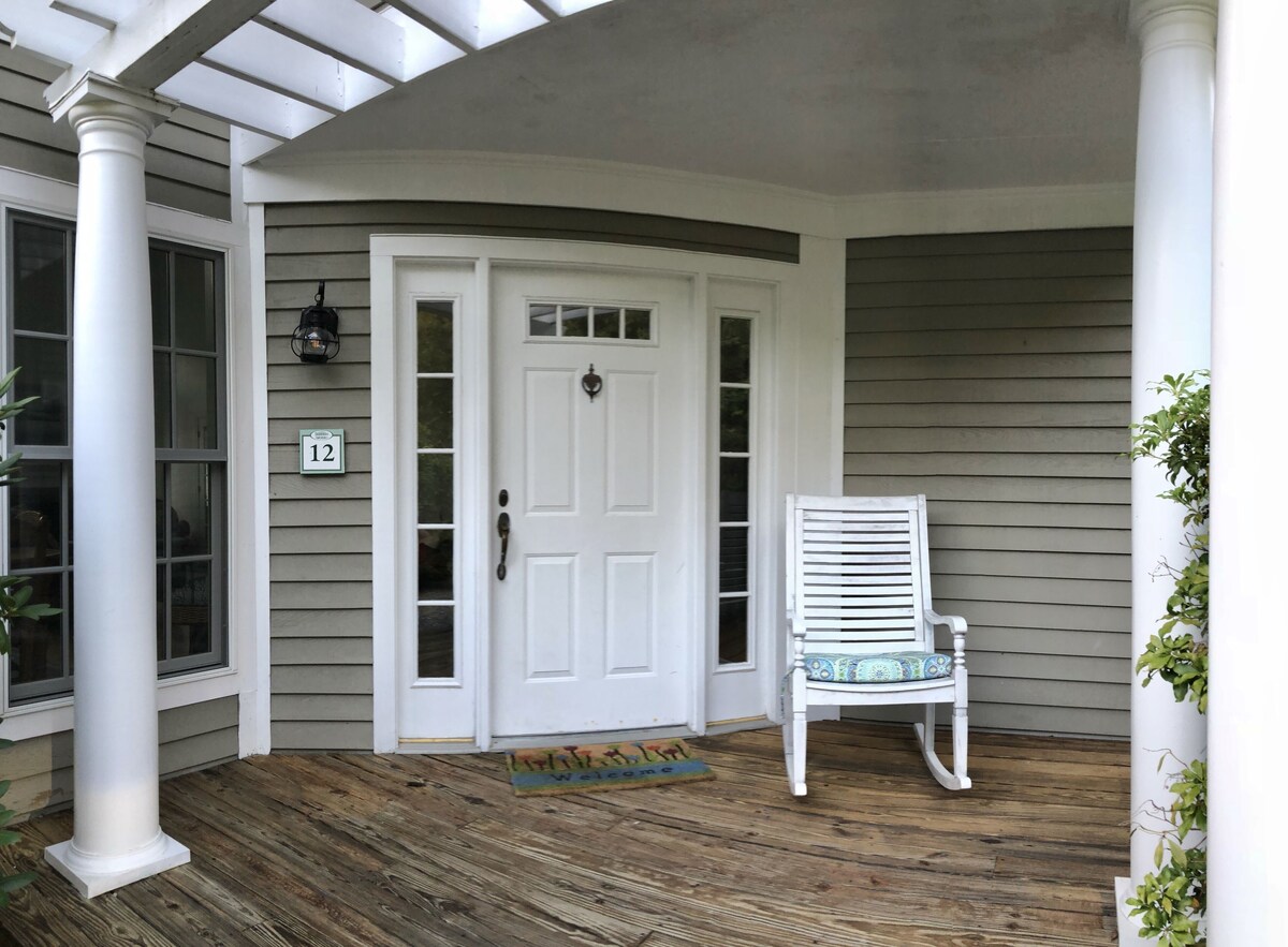 Family Friendly Townhouse with Central Air and Private Deck (No Pets Allowed)