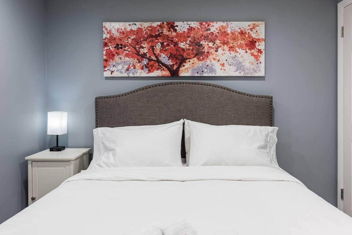 Walk to Metro Modern Luxury 2,300 sq ft 3bd/3ba + Gym + Guest Suite