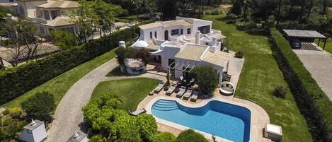 Large 3 bed villa in Quinta do Lago with private pool W129 - 1