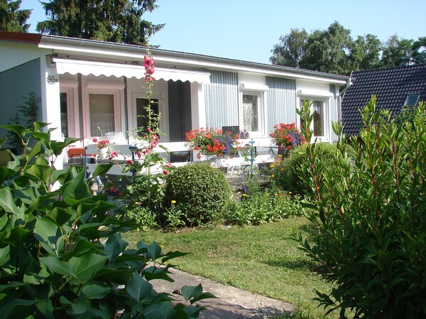 Ferienhaus mit Garten