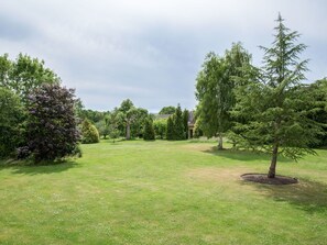 Natural Landscape, Tree, Land Lot, Property, Grass, Lawn, Green, Vegetation, Natural Environment, Garden
