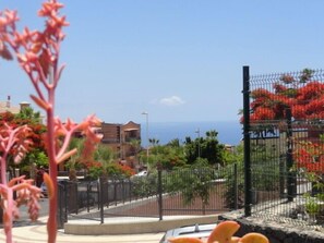 vue de la terrasse sur la mer situé à 5 minutes en voiture