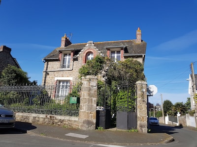 Maison 5 chambres au calme à 500m de la plage de Rochebonne