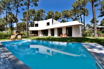 De lujo con una casa de huéspedes en Aroeira Golf Resort. 2 km a la playa. 20km Lisboa