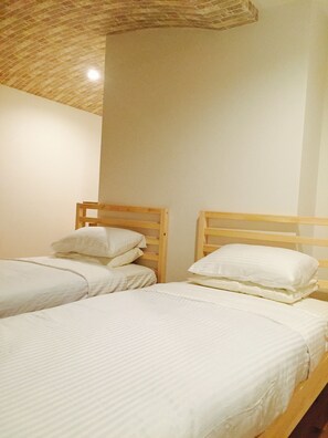 Great Located one bedroom w/ Free bikes