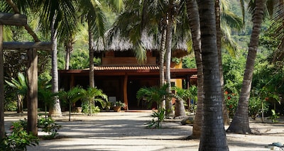 Tropical, frente al mar, Troncones Beach Casa, perfecto para unas vacaciones en el paraíso!